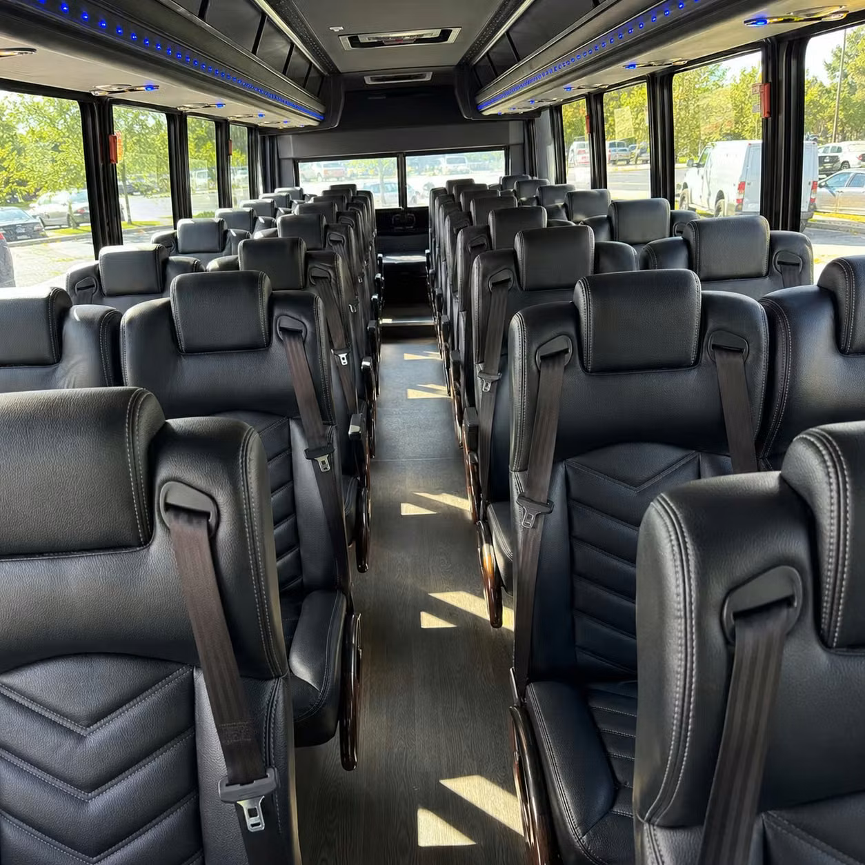 minibus rentals for smaller lakewood prom groups who want comfort without the crowd